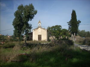 La chiesa di Santo Stefano, è stata recentemente messa in sicurezza (2016); la chiesa fu costruita intorno al 1931/32 su terreno di proprietà dell'Ing. Pietri e dedicata al figlio Stefano, prematuramente scomparso.